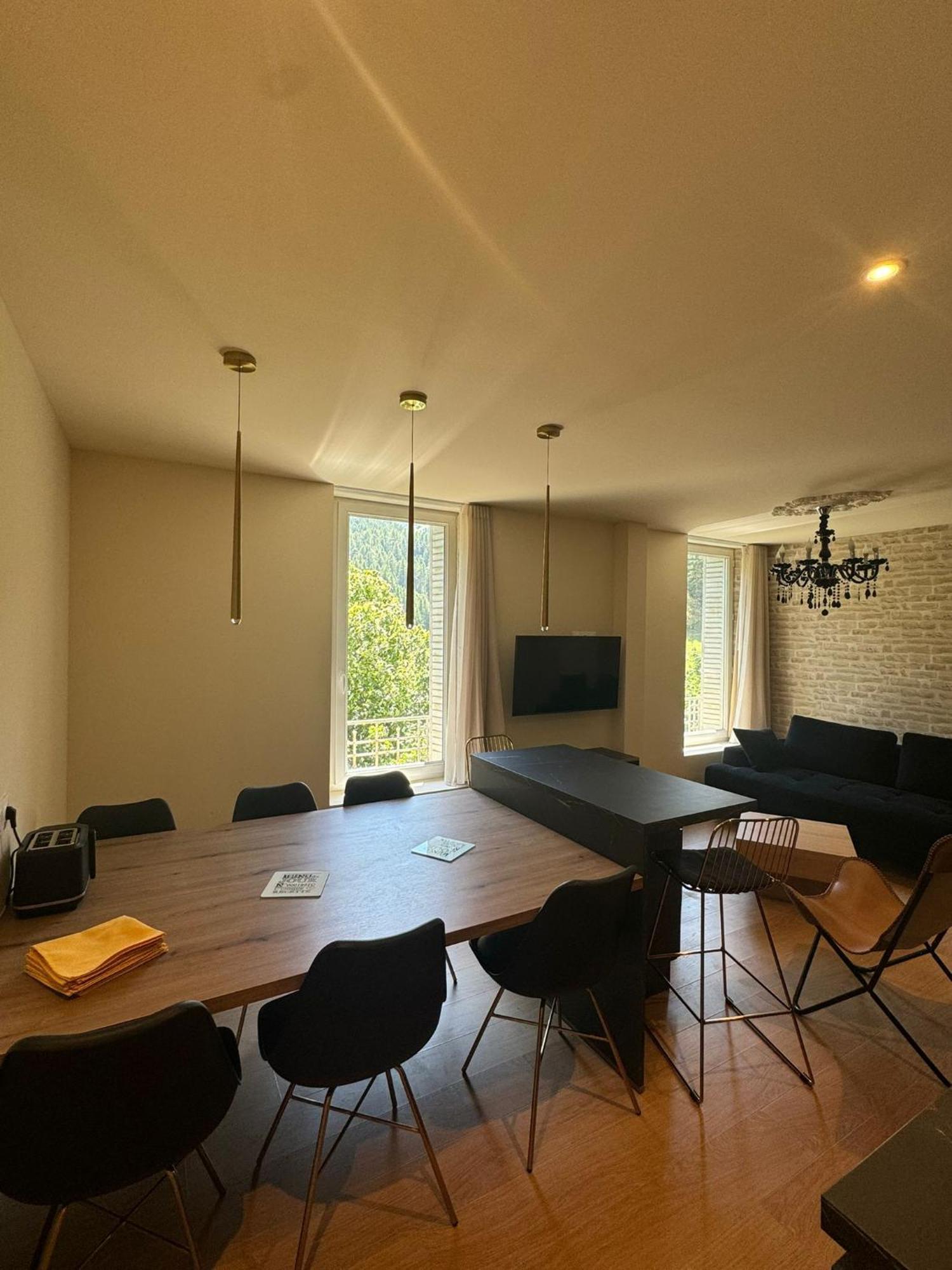 Appartements Confortables Avec Vue Montagne - Residence Villa Belle Fleur Chateau-Ville-Vieille Luaran gambar
