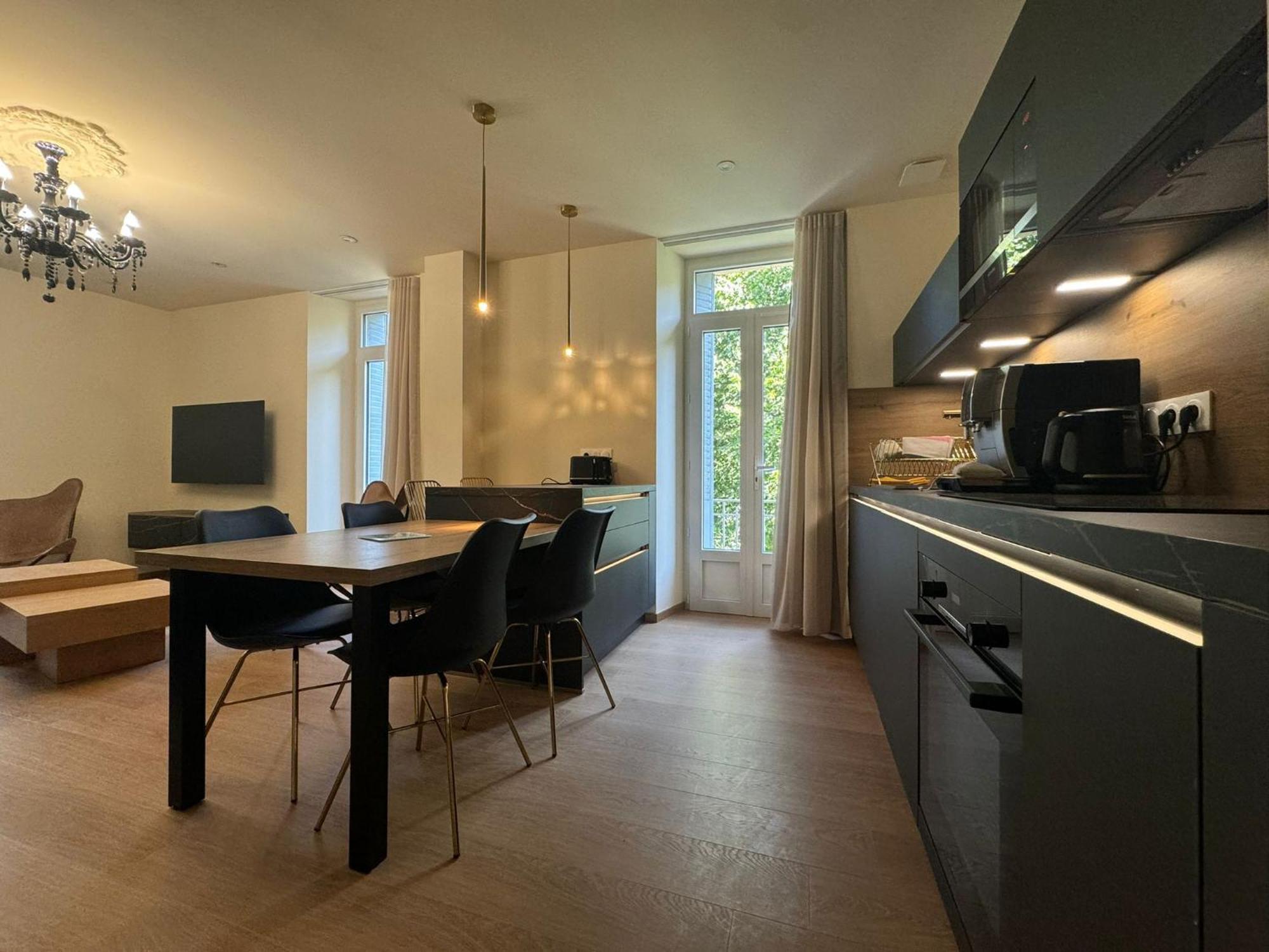 Appartements Confortables Avec Vue Montagne - Residence Villa Belle Fleur Chateau-Ville-Vieille Luaran gambar