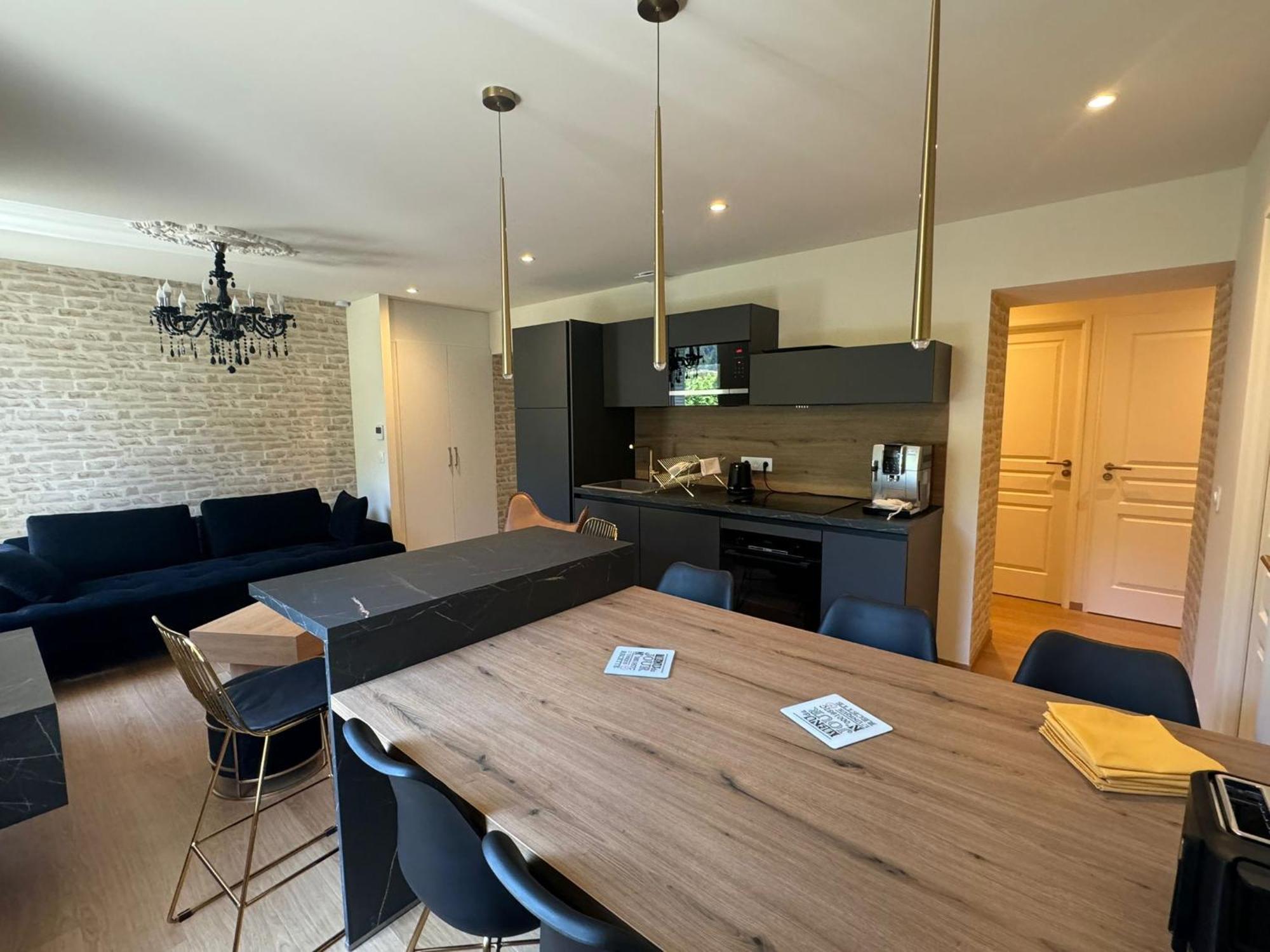Appartements Confortables Avec Vue Montagne - Residence Villa Belle Fleur Chateau-Ville-Vieille Luaran gambar