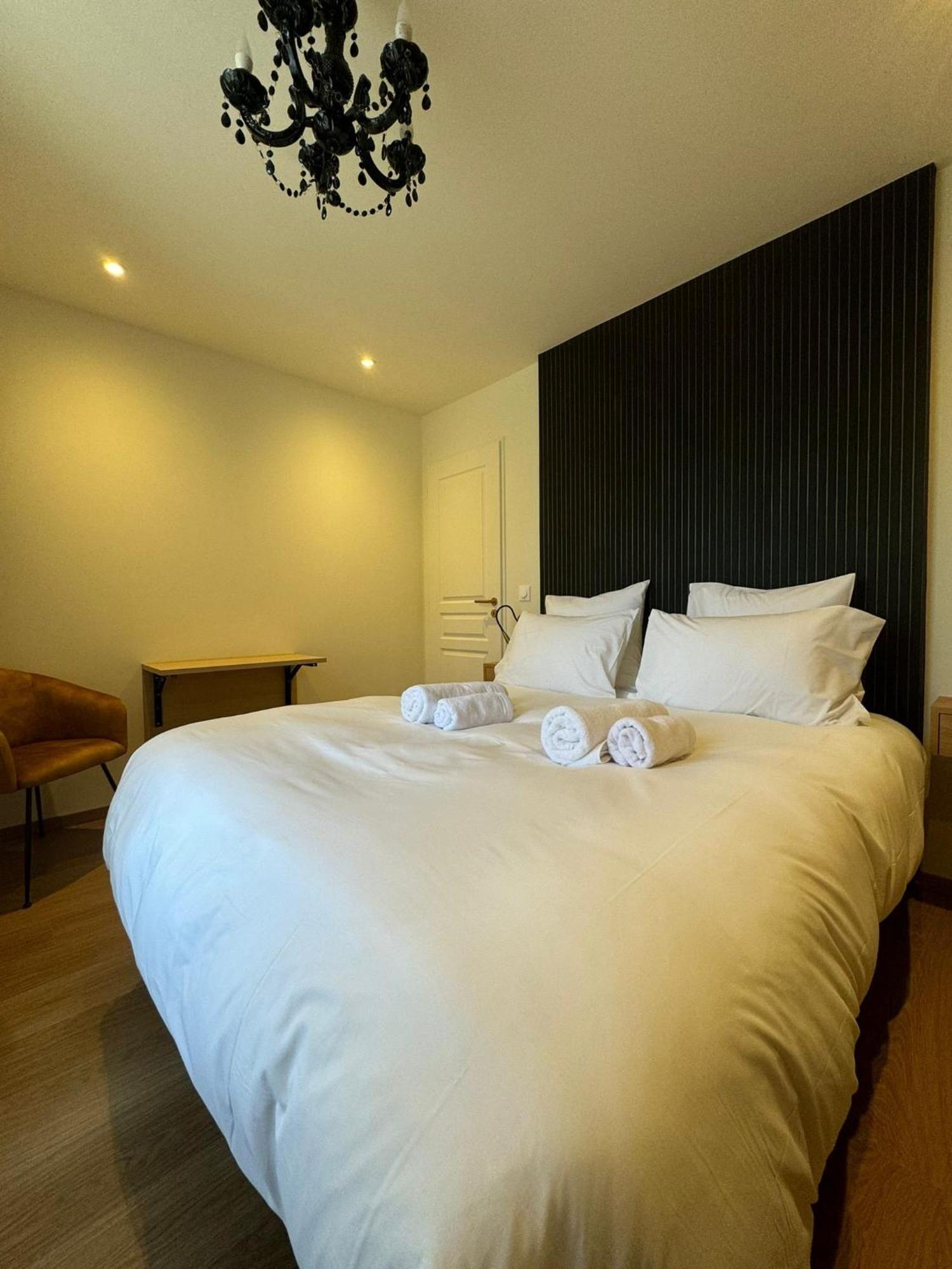 Appartements Confortables Avec Vue Montagne - Residence Villa Belle Fleur Chateau-Ville-Vieille Luaran gambar