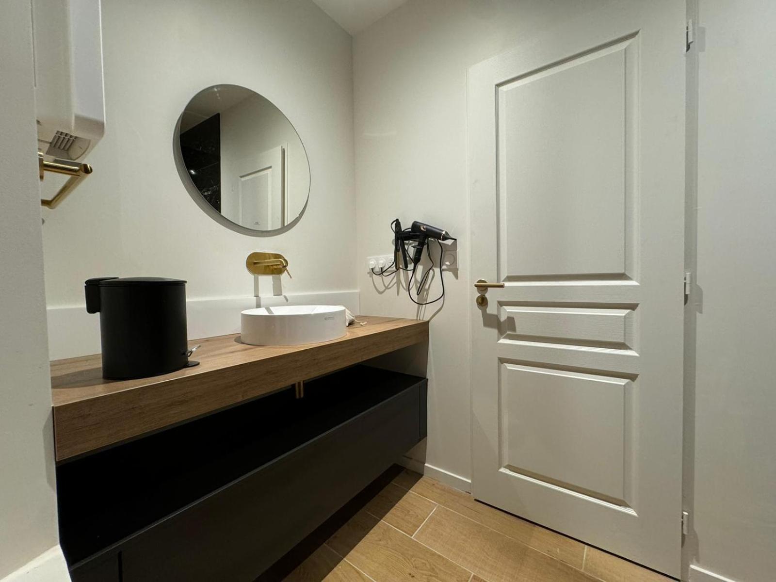 Appartements Confortables Avec Vue Montagne - Residence Villa Belle Fleur Chateau-Ville-Vieille Luaran gambar