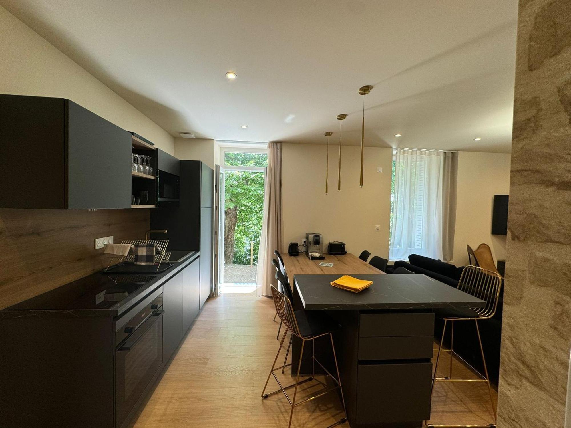 Appartements Confortables Avec Vue Montagne - Residence Villa Belle Fleur Chateau-Ville-Vieille Luaran gambar