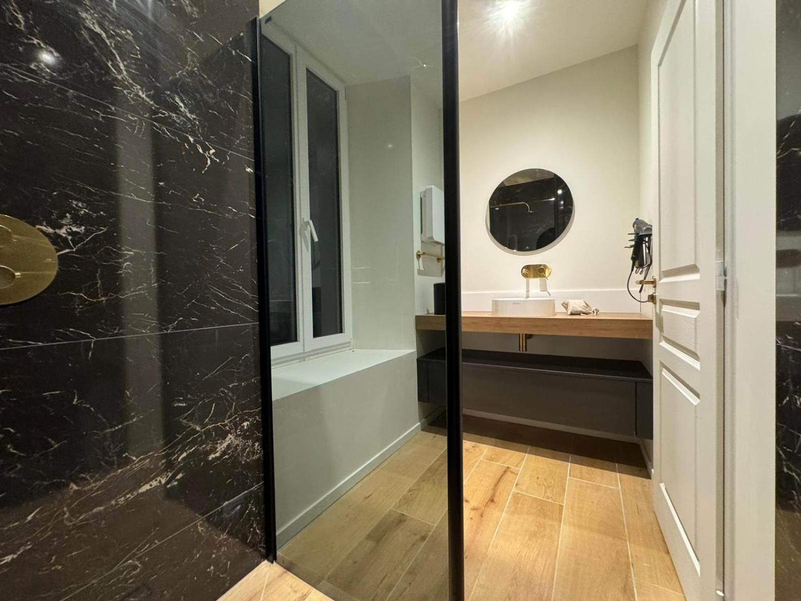 Appartements Confortables Avec Vue Montagne - Residence Villa Belle Fleur Chateau-Ville-Vieille Luaran gambar