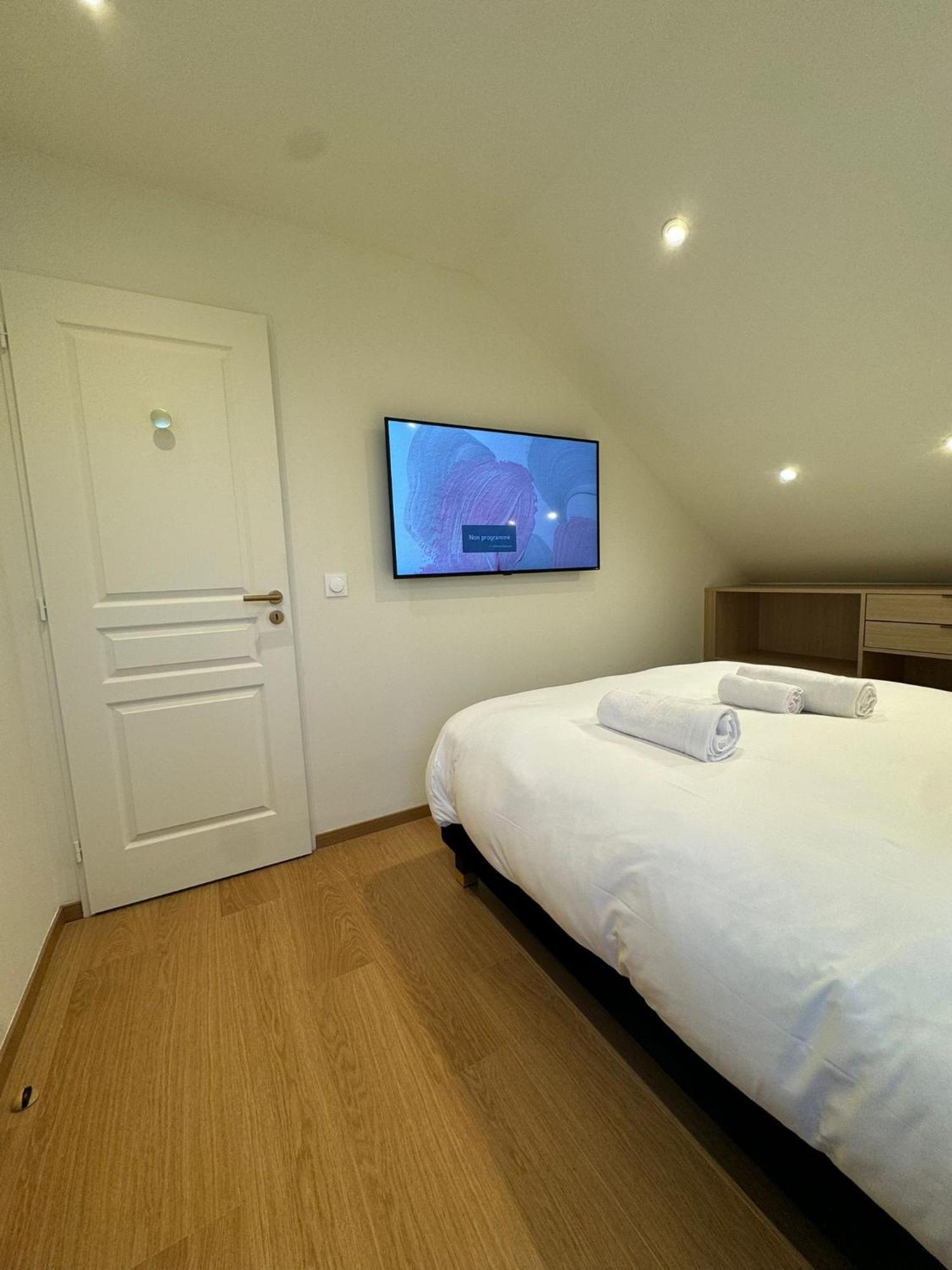Appartements Confortables Avec Vue Montagne - Residence Villa Belle Fleur Chateau-Ville-Vieille Luaran gambar