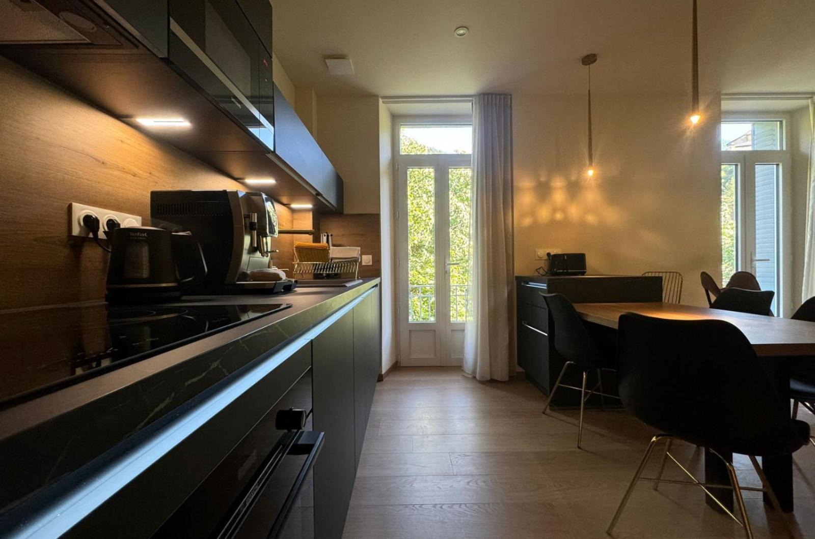 Appartements Confortables Avec Vue Montagne - Residence Villa Belle Fleur Chateau-Ville-Vieille Luaran gambar