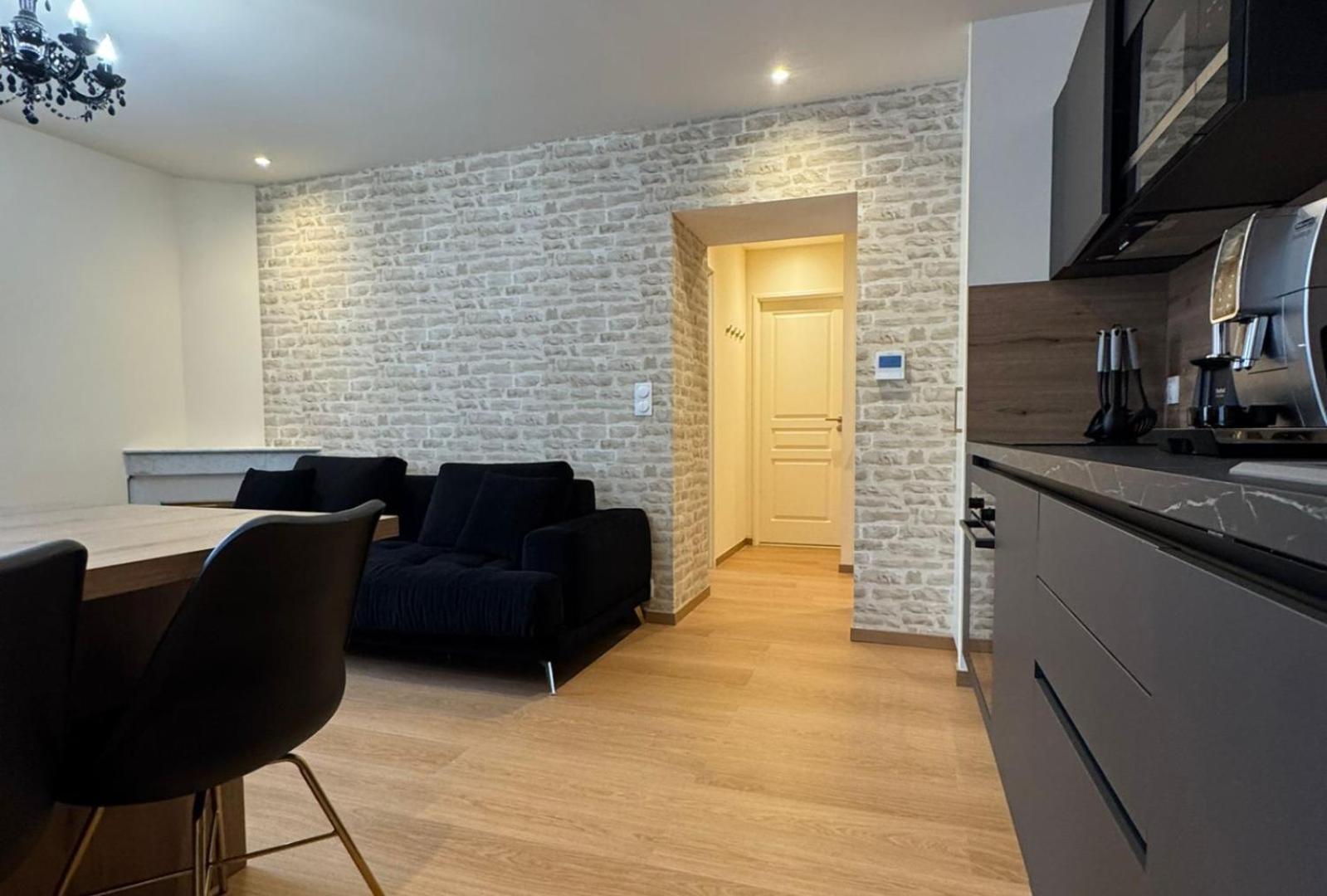 Appartements Confortables Avec Vue Montagne - Residence Villa Belle Fleur Chateau-Ville-Vieille Luaran gambar