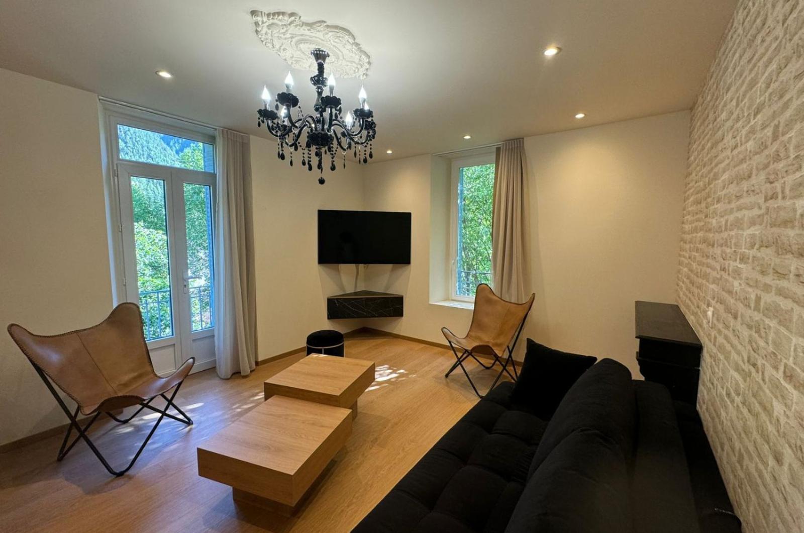 Appartements Confortables Avec Vue Montagne - Residence Villa Belle Fleur Chateau-Ville-Vieille Luaran gambar