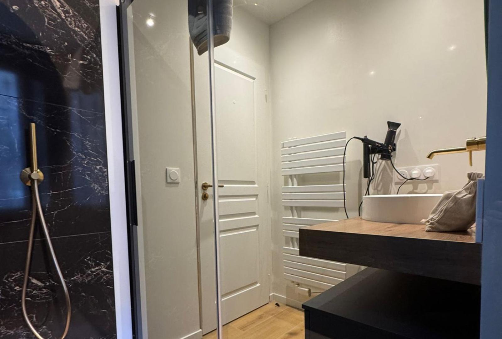 Appartements Confortables Avec Vue Montagne - Residence Villa Belle Fleur Chateau-Ville-Vieille Luaran gambar